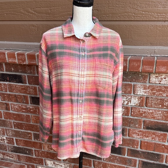 American Eagle Outfitters AE Pink Gray Plaid Women's Size M Button Down Shirt - Picture 1 of 6